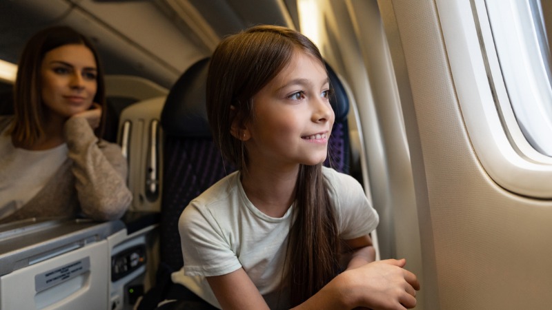 Het vliegtuig nemen met kinderen